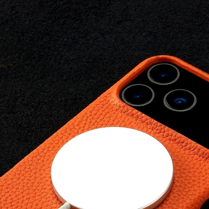 Patina Leather Iphone 17 Case