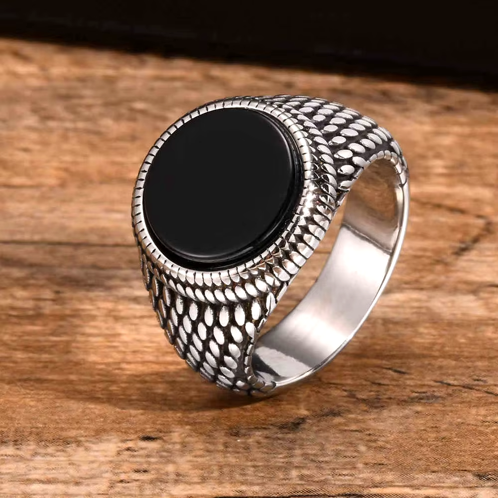 Valor Signet Ring